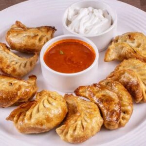 Crispy Paneer Momos (8 pcs) – Crunchy, Spicy & Totally Addictive